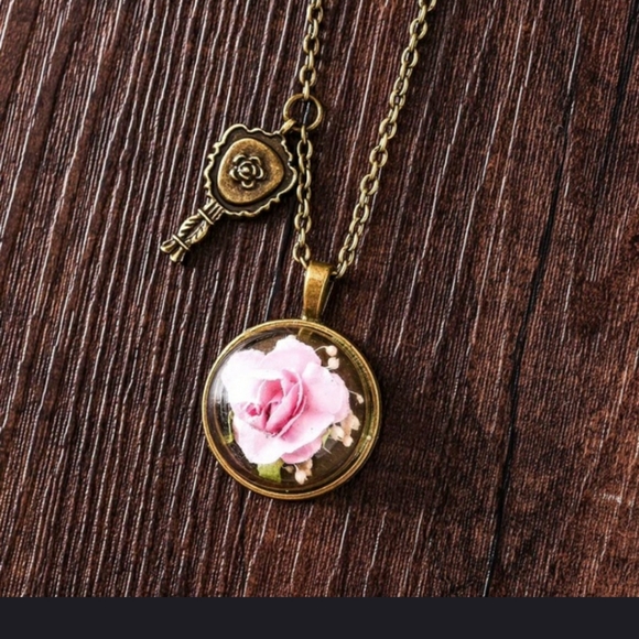 Necklace - Picture 2 of 3